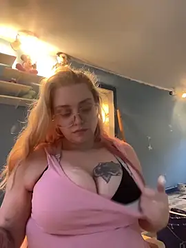 Snapshot of Lalalynn chatting on 6, 5, 2026 Lalalynn online show from 6, 5, 2026