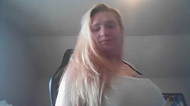 Snapshot of Lalalynn chatting on 24, 5, 2026 Lalalynn online show from 24, 5, 2026