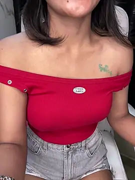 LeisyXO online show from 6, 12, 2024