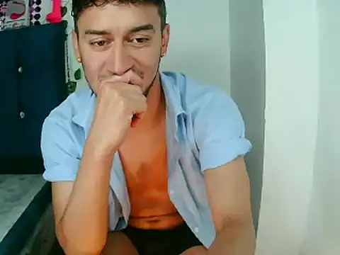 Snapshot of Kevin_Torres chatting on 14, 12, 2024 Kevin Torres online show from 14, 12, 2024