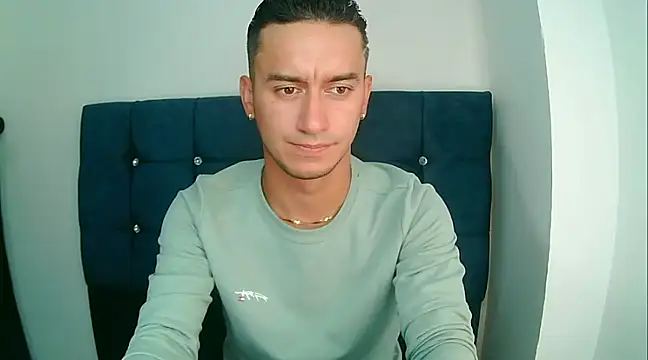 Snapshot of Kevin_Torres chatting on 14, 1, 2025 Kevin Torres online show from 14, 1, 2025