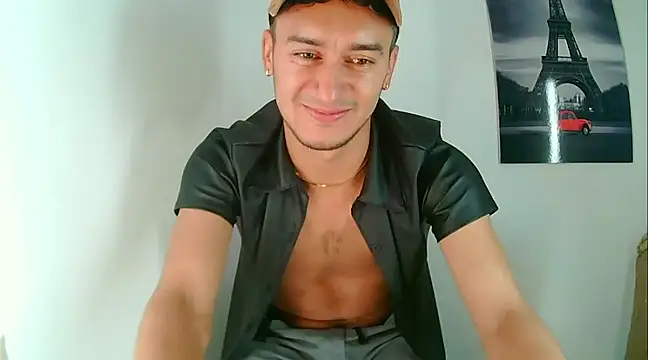 Snapshot of Kevin_Torres chatting on 21, 1, 2025 Kevin Torres online show from 21, 1, 2025