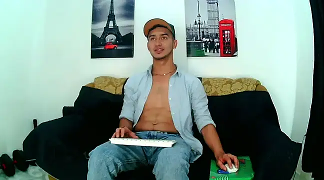 Snapshot of Kevin_Torres chatting on 5, 2, 2025 Kevin Torres online show from 5, 2, 2025