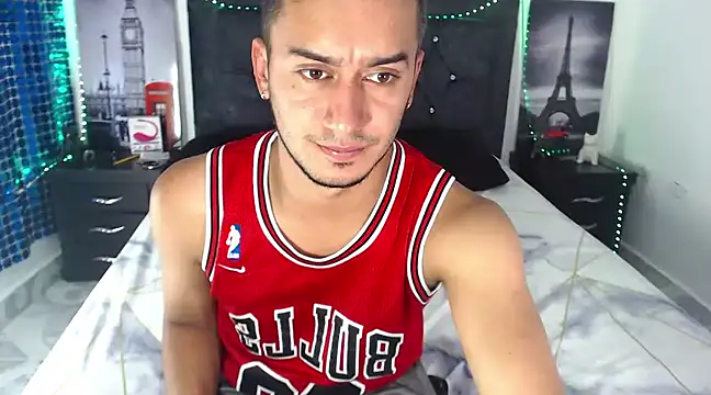 Snapshot of Kevin_Torres chatting on 23, 2, 2025 Kevin Torres online show from 23, 2, 2025