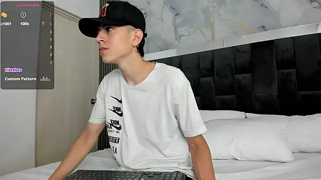 Snapshot of Dei_v_48 chatting on 11, 12, 2024 Dei v 48 online show from 11, 12, 2024