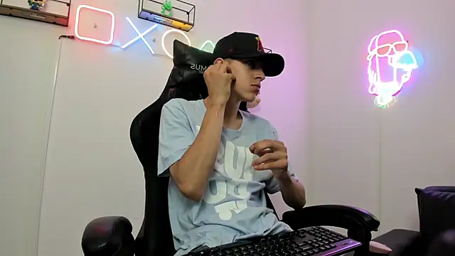 Snapshot of Dei_v_48 chatting on 14, 12, 2024 Dei v 48 online show from 14, 12, 2024