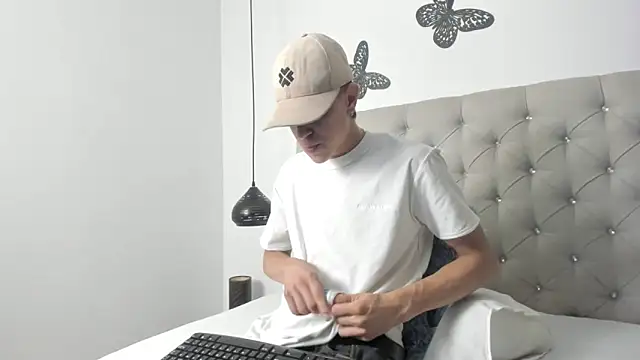 Snapshot of Dei_v_48 chatting on 14, 2, 2025 Dei v 48 online show from 14, 2, 2025