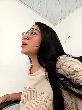 -VICKKY online show from 6, 11, 2025