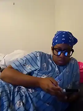 Snapshot of madamsensuale chatting on 30, 12, 2024 madamsensuale online show from 30, 12, 2024