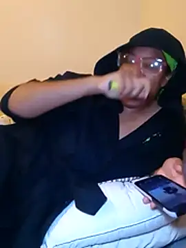 Snapshot of madamsensuale chatting on 31, 12, 2024 madamsensuale online show from 31, 12, 2024