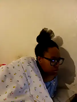 Snapshot of madamsensuale chatting on 4, 1, 2025 madamsensuale online show from 4, 1, 2025