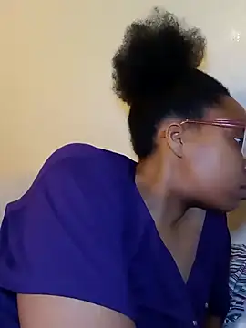 Snapshot of madamsensuale chatting on 13, 2, 2025 madamsensuale online show from 13, 2, 2025