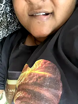 smile pretty online show from 29, 10, 2025