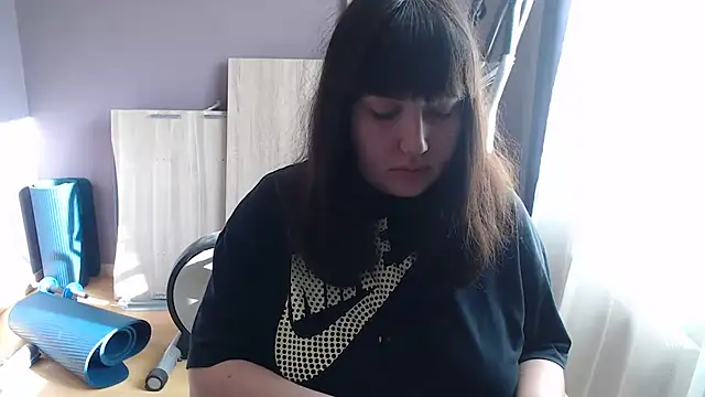 Lynylou online show from 11, 9, 2025