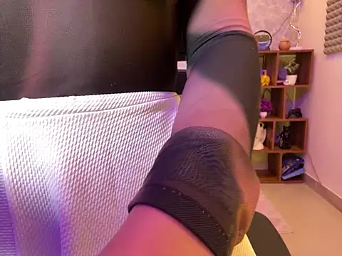 MidnightFlame online show from 5, 2, 2025