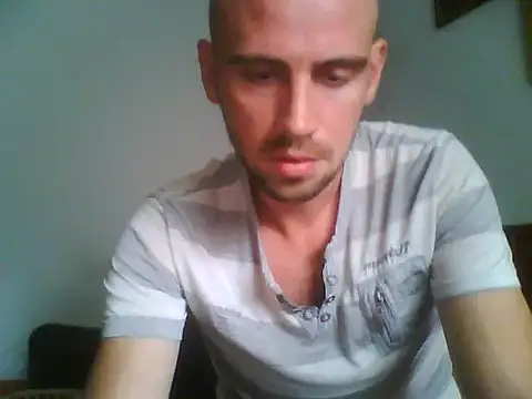 Snapshot of Rejtelmesest chatting on 25, 9, 2025 Rejtelmesest online show from 25, 9, 2025