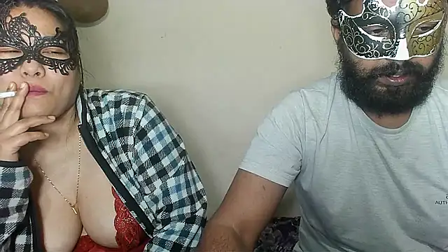 Snapshot of Cutehornycouples chatting on 16, 1, 2026 Cutehornycouples online show from 16, 1, 2026