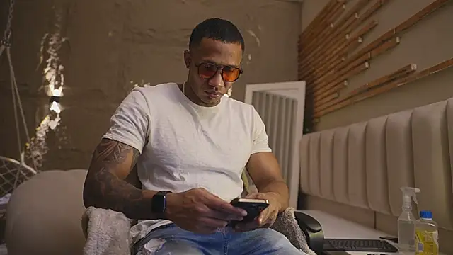 Logan Varela online show from 29, 3, 2026