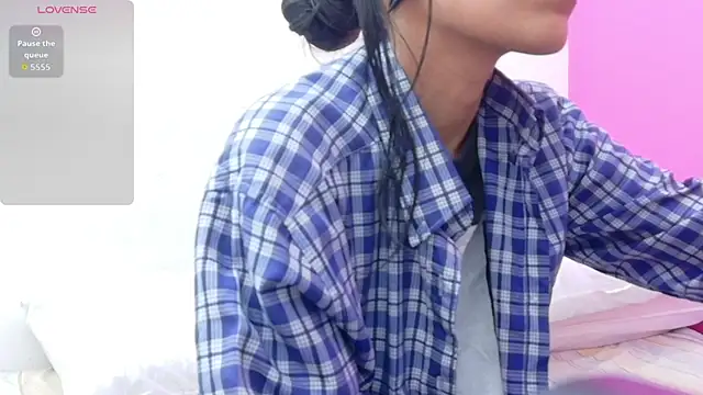 yourcuteneighbourr online show from 25, 2, 2026