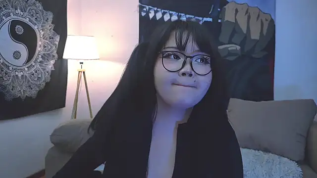 LeyaKan online show from 4, 2, 2025