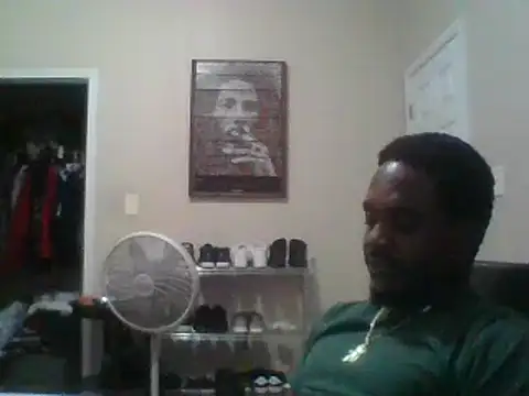 Snapshot of Hugedick0071 chatting on 25, 12, 2024 Hugedick0071 online show from 25, 12, 2024