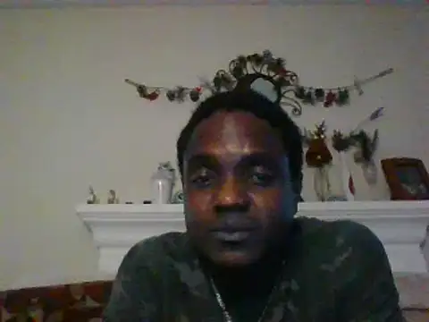 Snapshot of Hugedick0071 chatting on 6, 1, 2025 Hugedick0071 online show from 6, 1, 2025