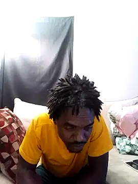 Snapshot of Hugedick0071 chatting on 9, 10, 2025 Hugedick0071 online show from 9, 10, 2025