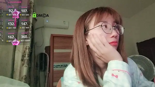 Lili 666 online show from 11, 2, 2026