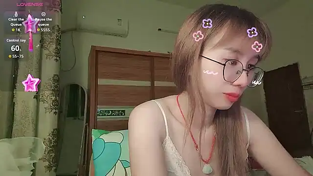 Snapshot of Lili_666 chatting on 4, 7, 2026 Lili 666 online show from 4, 7, 2026