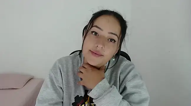 Snapshot of jjulietha95 chatting on 18, 12, 2024 jjulietha95 online show from 18, 12, 2024