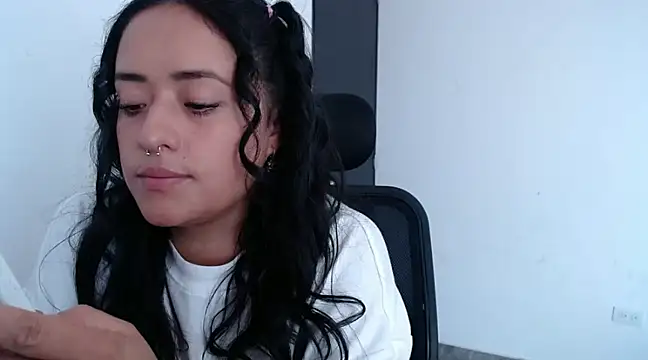 Snapshot of jjulietha95 chatting on 31, 1, 2025 jjulietha95 online show from 31, 1, 2025