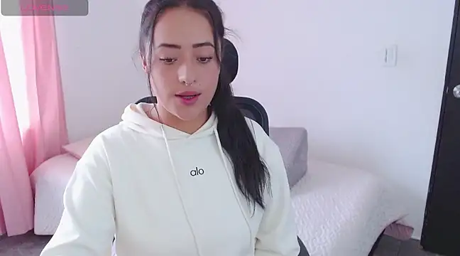 Snapshot of jjulietha95 chatting on 1, 3, 2025 jjulietha95 online show from 1, 3, 2025