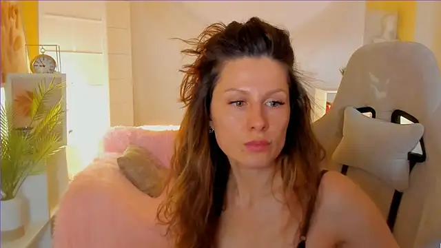 Snapshot of April_o_Nill chatting on 9, 2, 2025 April o Nill online show from 9, 2, 2025