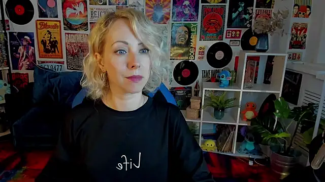 LylithSkye online show from 4, 1, 2025