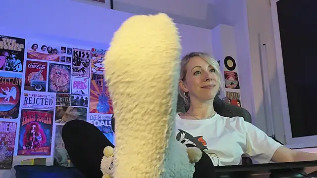 LylithSkye online show from 16, 1, 2025