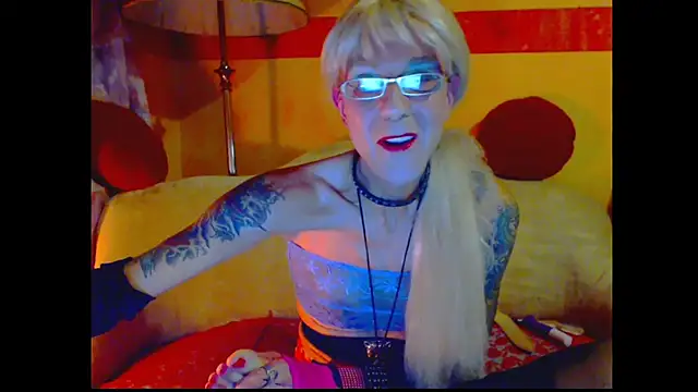 Snapshot of cuxladyboy chatting on 9, 12, 2024 cuxladyboy online show from 9, 12, 2024