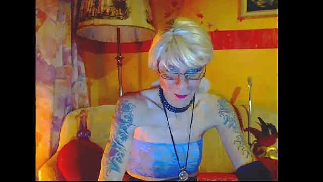 Snapshot of cuxladyboy chatting on 13, 12, 2024 cuxladyboy online show from 13, 12, 2024