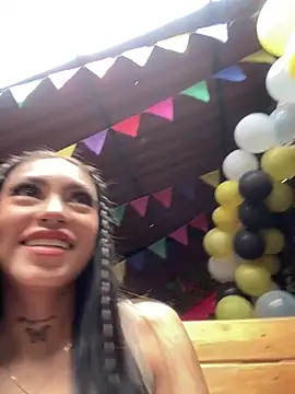 Effy Bonny online show from 2, 3, 2025