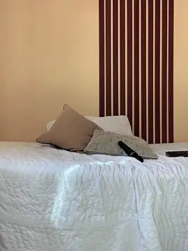  Shara Handal  online show from 31, 1, 2025