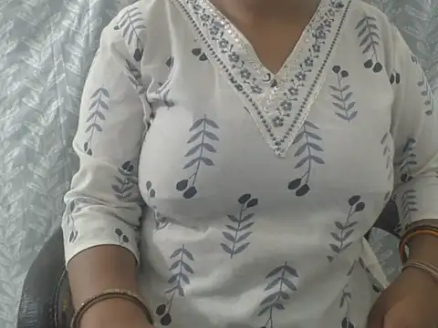 cute-priy online show from 12, 7, 2026