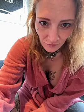 Snapshot of redNatified chatting on 10, 2, 2026 redNatified online show from 10, 2, 2026