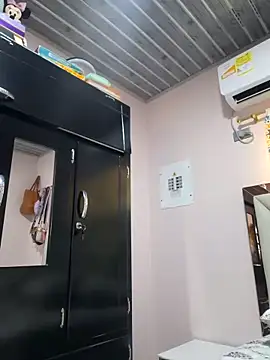 sexy-latin10 online show from 5, 3, 2025