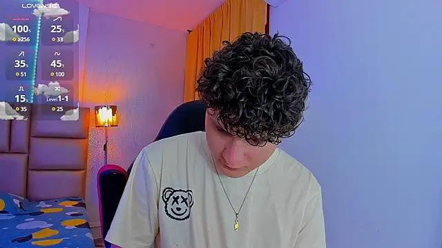 Snapshot of Nathan_Bluee chatting on 8, 3, 2025 Nathan Bluee online show from 8, 3, 2025