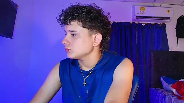 Snapshot of Nathan_Bluee chatting on 11, 6, 2026 Nathan Bluee online show from 11, 6, 2026