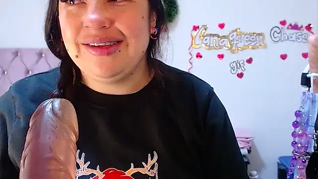 Snapshot of lanaqueen699 chatting on 4, 2, 2026 lanaqueen699 online show from 4, 2, 2026