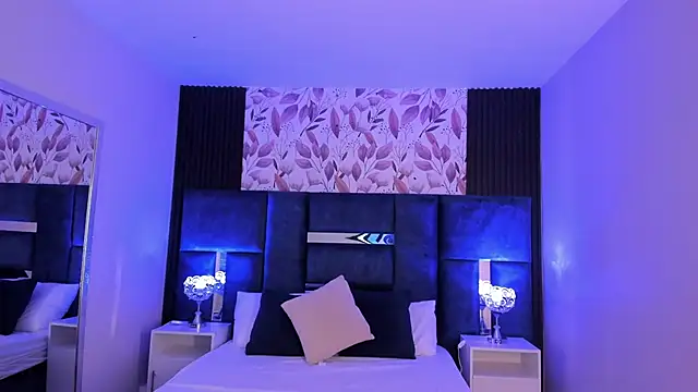 Larabrooks online show from 11, 11, 2025