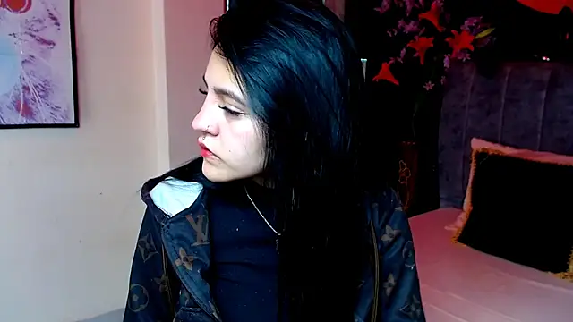 Violettasquirt online show from 1, 12, 2025