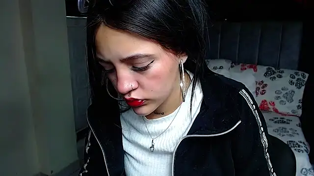 Violettasquirt online show from 7, 4, 2026