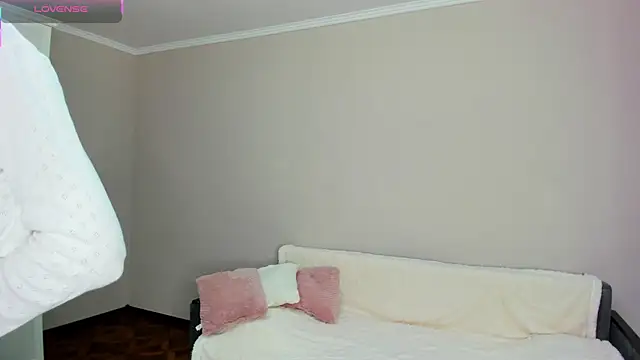 Snapshot of -Sacura- chatting on 12, 9, 2025 -Sacura- online show from 12, 9, 2025