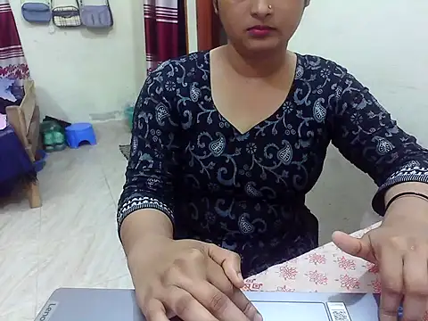 Snapshot of LovelyRose69 chatting on 9, 6, 2026 LovelyRose69 online show from 9, 6, 2026
